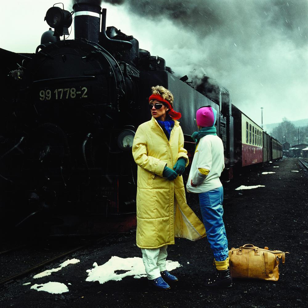 Ute Mahler: Am Bahnhof von Cranzahl, 1985