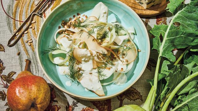Kohlrabi-Salat: Den Kohlrabi roh, aber nicht grob anfassen