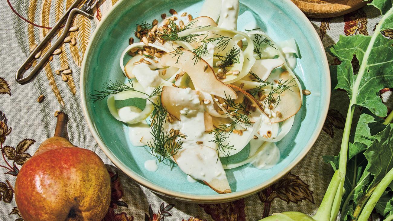 Kohlrabi-Salat: Den Kohlrabi roh, aber nicht grob anfassen