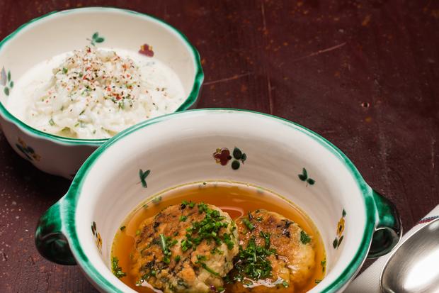 Österreichische Rezepte: Pressknödel mit Rübenkraut | ZEITmagazin