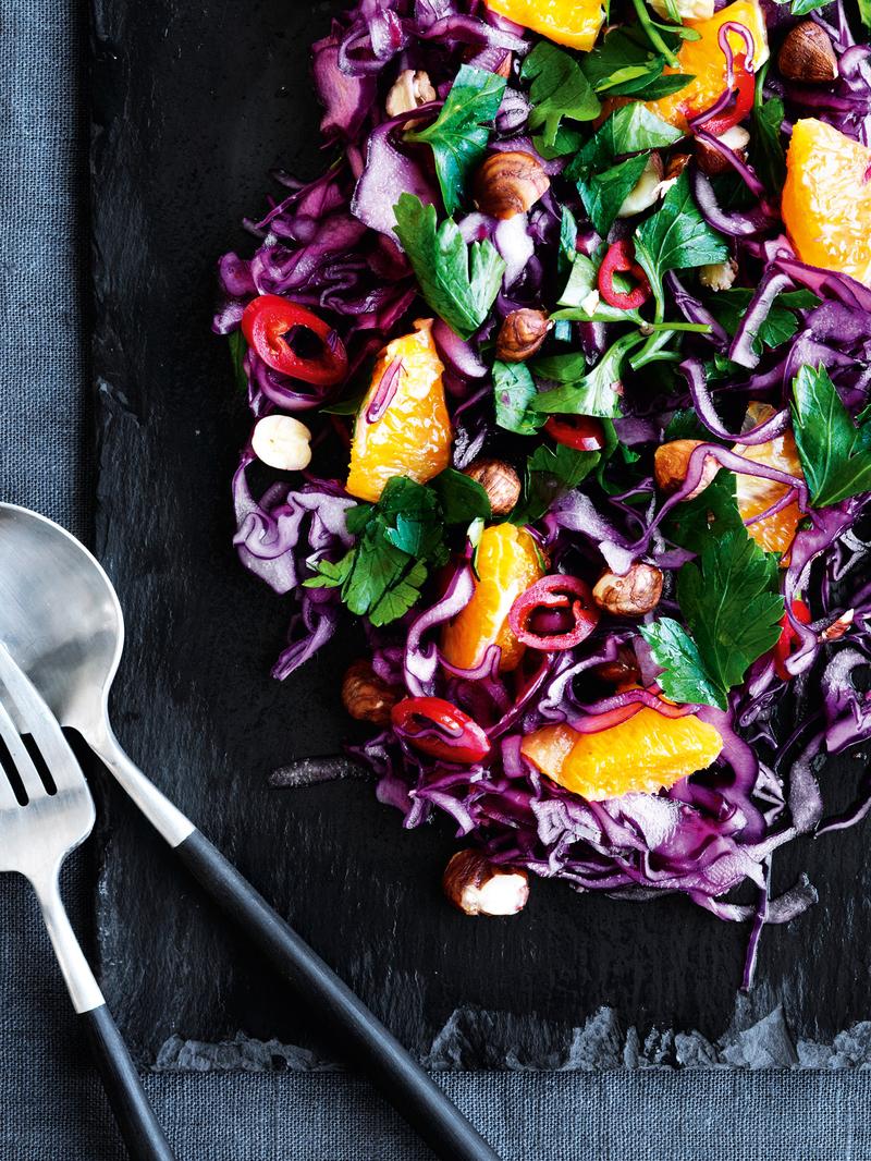Kohl Rezepte Rotkohlsalat Mit Orangen Nussen Und Chili Zeitmagazin 