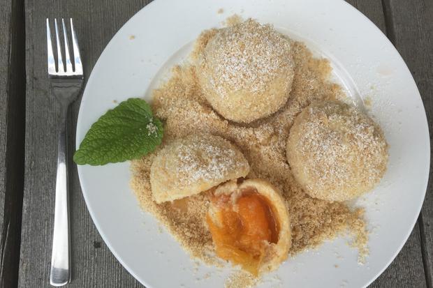 Marillenknödel: Wenn das Leben dir Aprikosen gibt, mach Marillenknödel ...