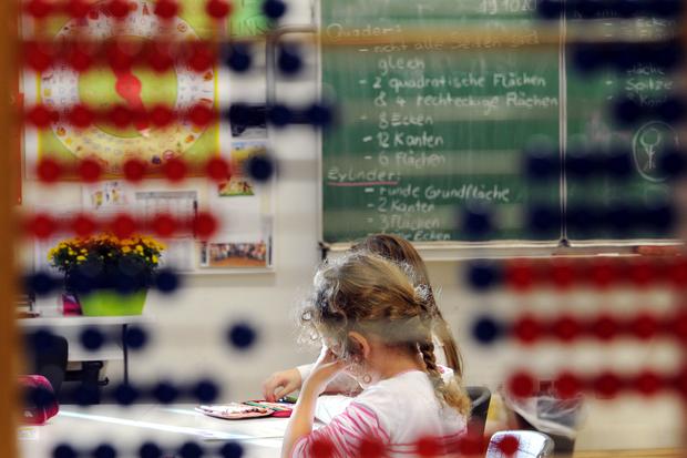 Schulstress: Wenig Freizeit: Viele Grundschulkinder gehen nach dem Unterricht noch in den Hort – meist bis 16 Uhr. 