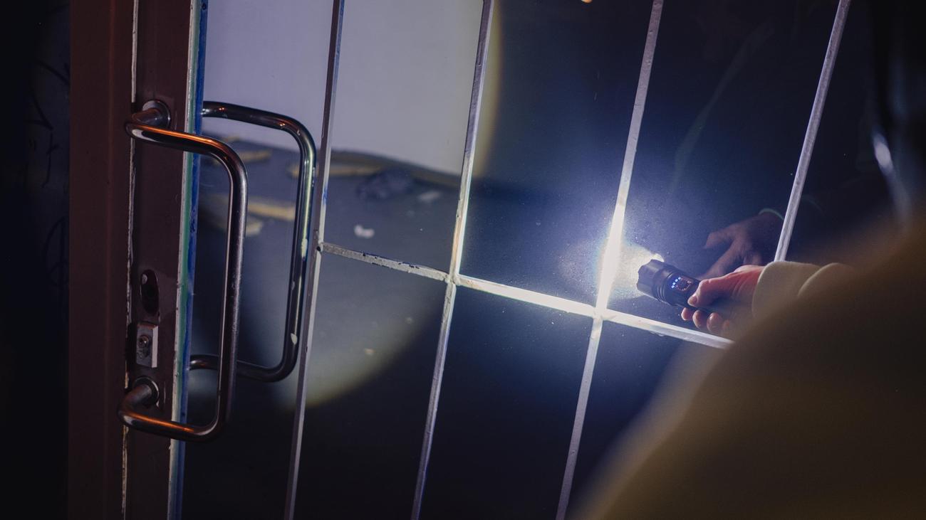 Hochhausblock in Kreuzberg: Daheim, wo sie dir früh um sechs die Tür eintreten