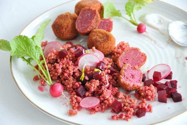 Rote-Bete-Gnocchi mit Pilzsoße: Die Alleskönnerin | ZEITmagazin