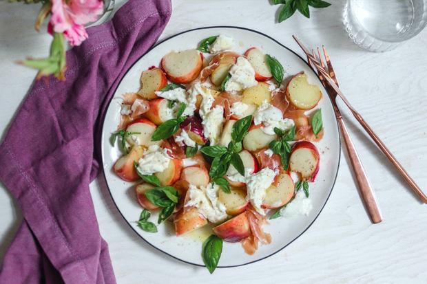 Pfirsich-Schinken-Salat mit Burrata: Burrata im Pfirsich-Himmel ...