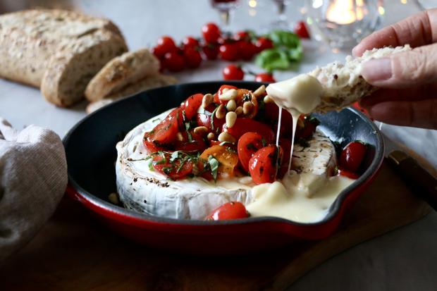 Gebackener Brie mit Bruschetta: Ein Stück Paris in Süditalien | ZEITmagazin