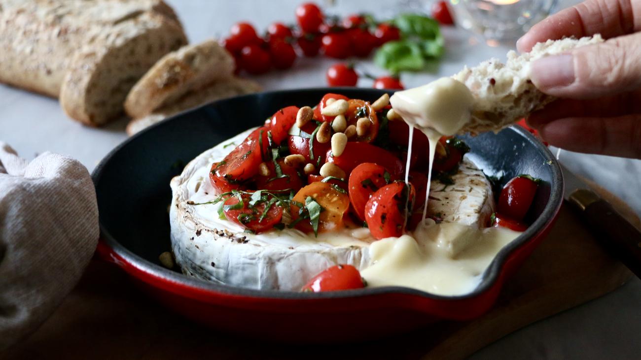 Gebackener Brie mit Bruschetta: Ein Stück Paris in Süditalien | ZEITmagazin