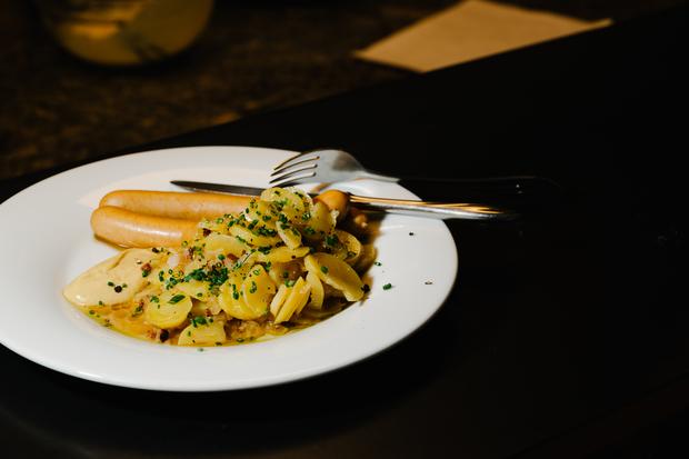Kartoffelsalat mit Wiener Würstchen: Kartoffelsalat für Heiligabend ...