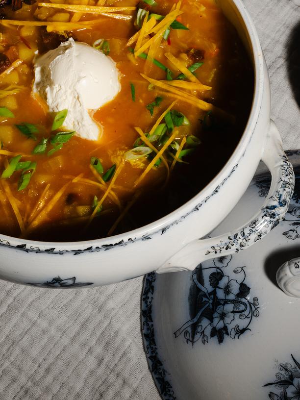 Gelbe-Bete-Suppe mit Crème fraîche: Eine Frage der Cremigkeit