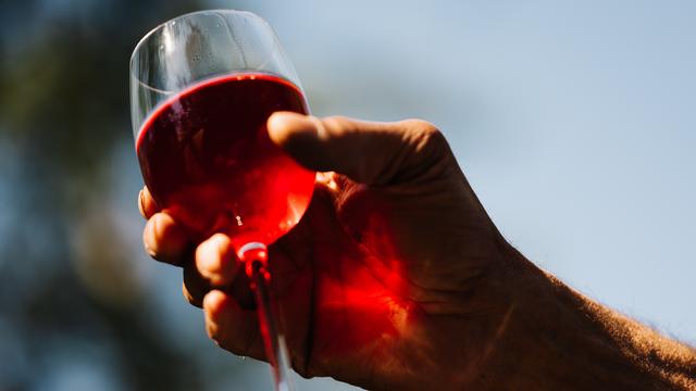 Weinfarbe: Was die Farbe über einen Wein verrät