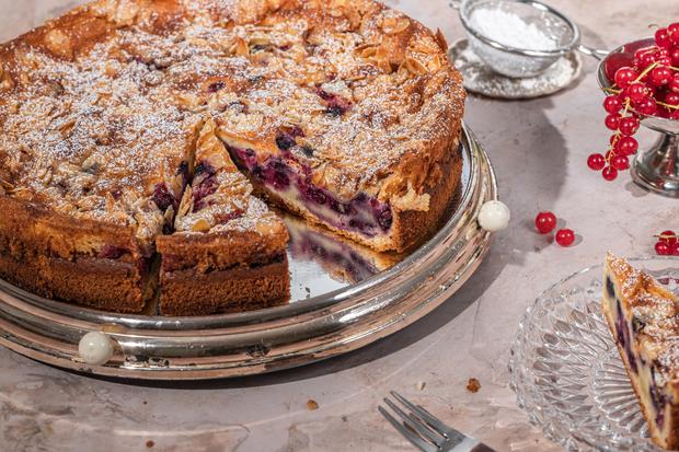 Johannisbeer-Kuchen mit Mascarpone: Ein Kuchen für alle Johannisbeeren ...