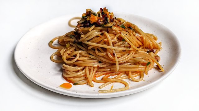 Laoganma-Spaghetti: Aglio e Chili Crisp