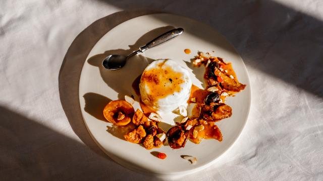 Obstsalat aus Dörrfrüchten: Dieser Salat geht erst mal baden