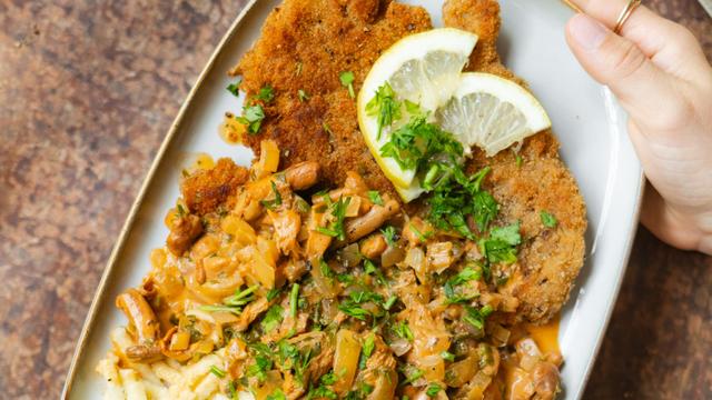 Veganes Jägerschnitzel: Für dieses Schnitzel ist kein Jäger nötig