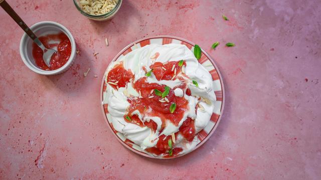 Pavlova mit Rhabarber: Prima Rhabarberina