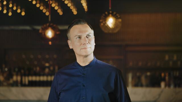 Tim Raue: "Sobald ich nicht arbeite, verstecke ich mich hinter meiner Frau"