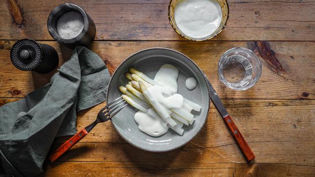 Yuzu-Zabaione: Feine Zitrusnoten für den Spargel
