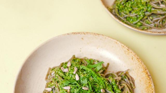 Vollkornpasta mit Radieschenblätterpesto: Ich bin ein Blatt, macht mich zum Star!