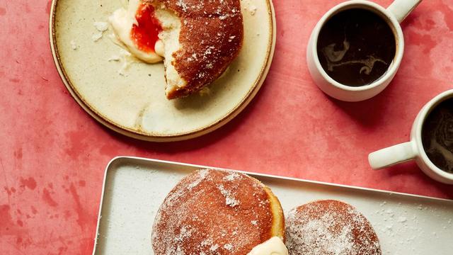 Erdbeer-Pudding-Krapfen : Warum Erdbeeren ODER Pudding?
