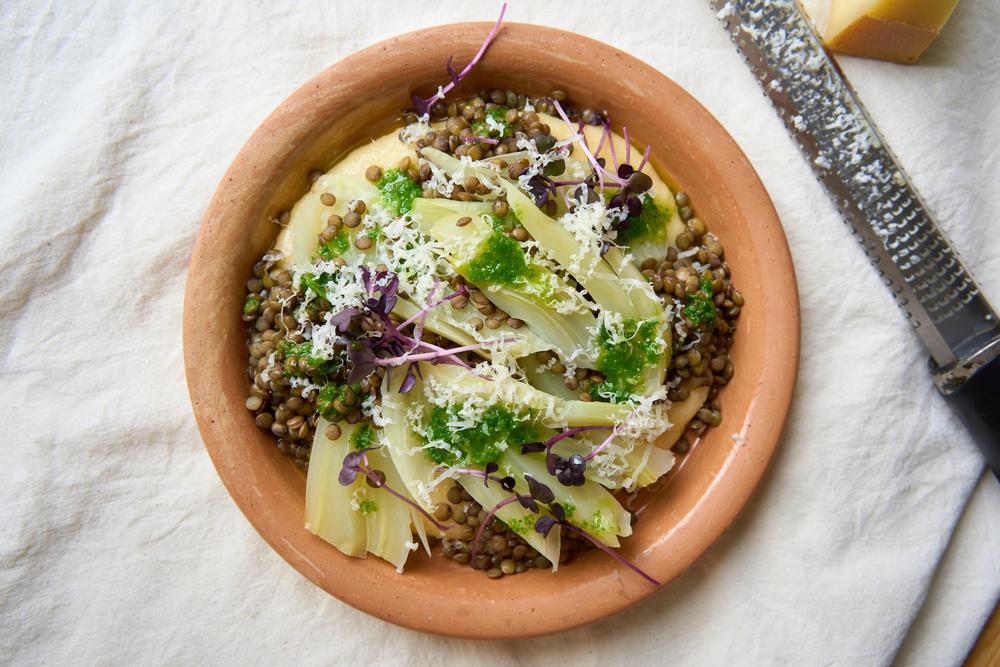 Fenchel auf Polenta: Einfach mal zum Fenchel linsen | ZEITmagazin
