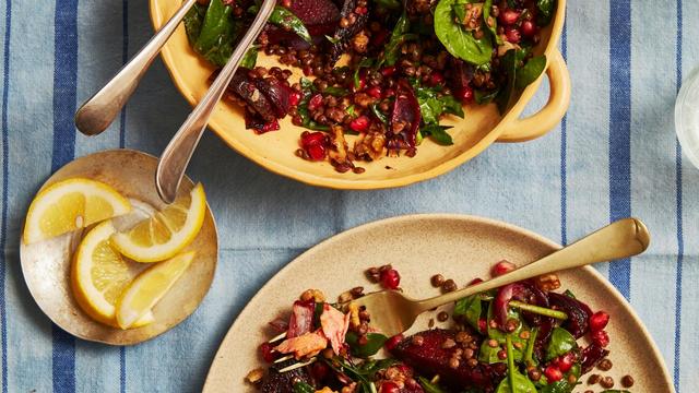 (+) Gebackene Forelle mit Granatapfelsalat: Zwei Mahlzeiten in einer