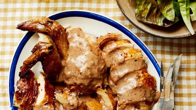 (+) Brathühnchen mit Weißwein-Walnusssoße: In der Soße liegt die Kraft