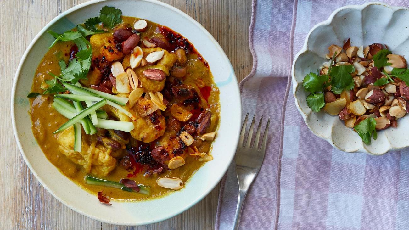 Erdnuss-Bohnen-Eintopf mit Tofu und geröstetem Knoblauch: Bitte mit Bohnen
