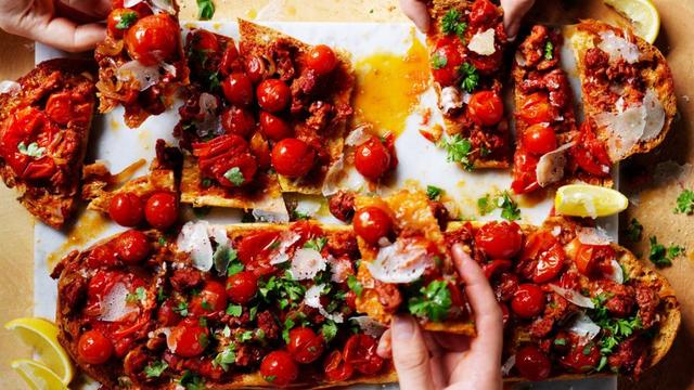 Tomaten-Knoblauch-Brot mit Chorizo: Tip-top, dieser Tapa!