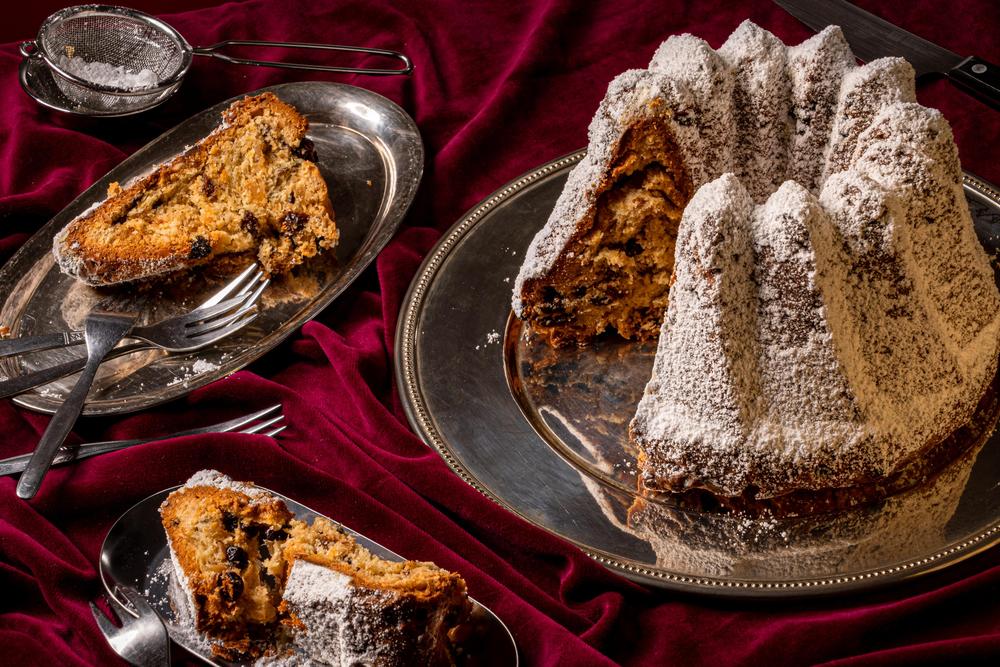 Stollen Gugelhupf: Stollen Gugelhupf tastes fresh straight from the oven.