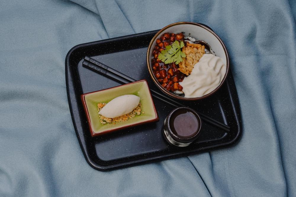 Sweet udon noodles: The dessert is a homage to yeast dumplings sprinkled with poppy seeds.