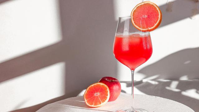 (+) Weihnachtsspritz: Der Spritz für alle, die Glühwein schmähen