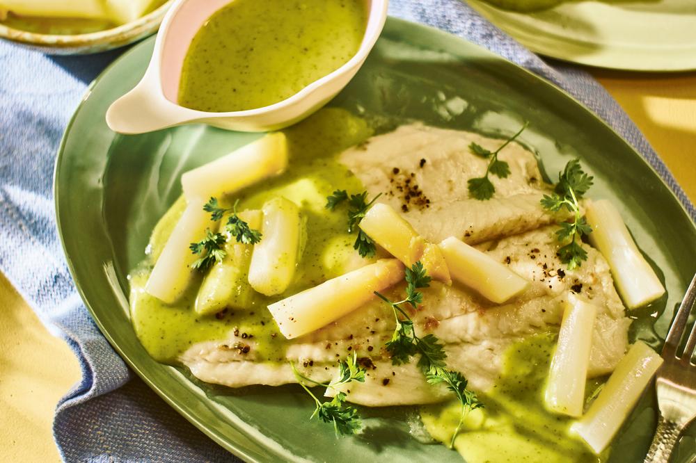 Spargel mit Scholle: Fischig zum wuschig werden | ZEITmagazin