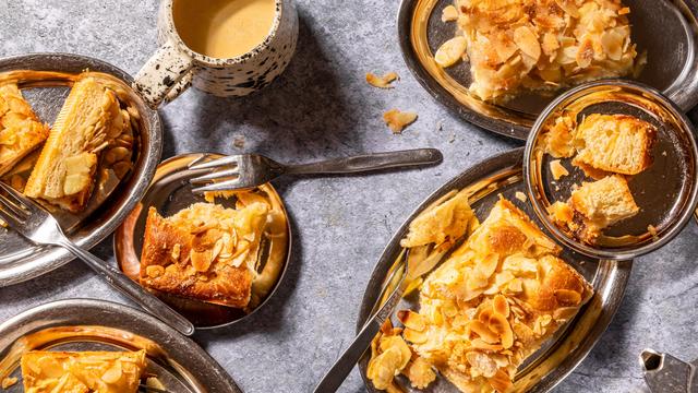 (+) Butterkuchen mit Äpfeln und brauner Butter: Doch, da sind auch Äpfel drin!