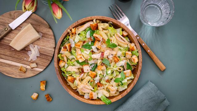 (+) Chicken-Caesar-Pasta-Salat: Salat mit Substanz 