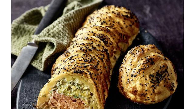 (+) Lachsstrudel mit Porree: Einfach Lachs eingerollt