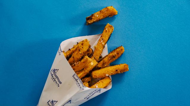 (+) Pommes aus Süßkartoffel: Schön salzige Süßkartoffeln