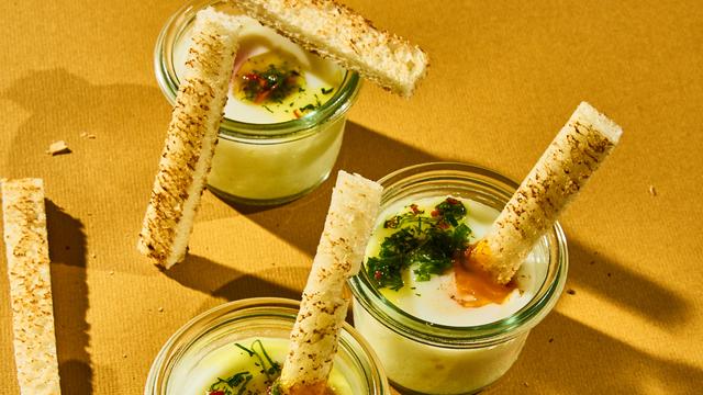 (+) Pochiertes Ei im Glas: Ei kann auch ein Dip sein