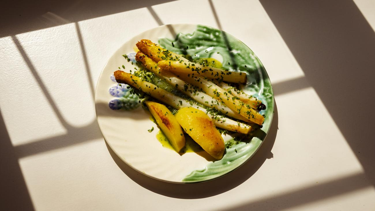 Kräutersoße: Ein neues Soßenbett für den Spargel