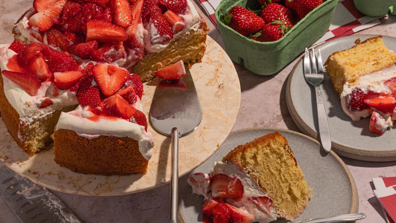 Chiffon Cake mit Erdbeeren: Ein Luftschloss zum Reinbeißen
