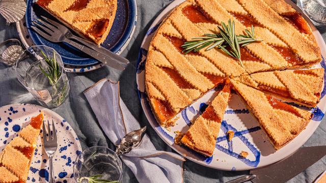 Crostata di Marmellata: Ein Kuchen, der Sommersehnsucht stillt