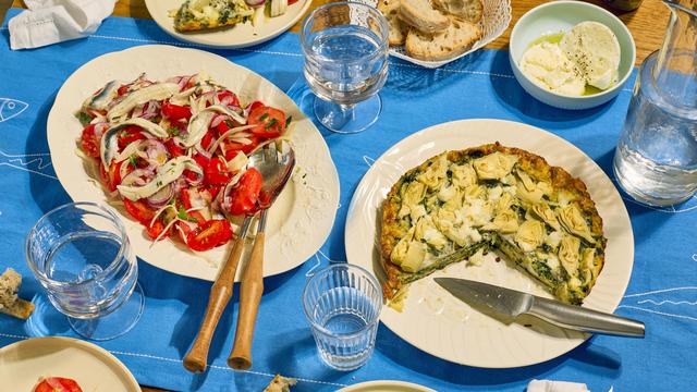 Frittata und Tomatensalat mit Boquerones: Minimales Zubehör, maximaler Genuss