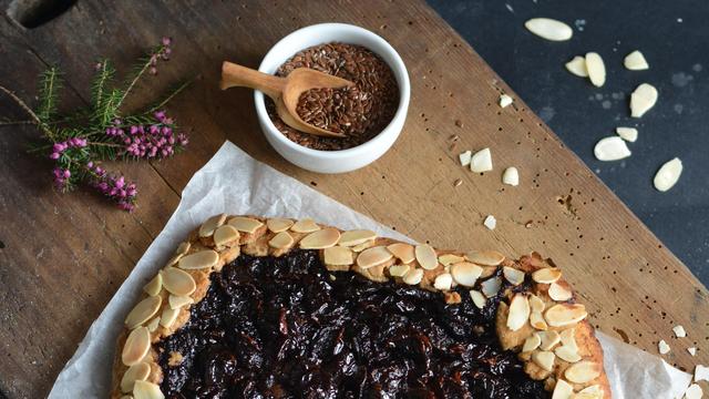 Vegane Kirsch-Galette: Bloß nicht die Kirsche im Dorf lassen