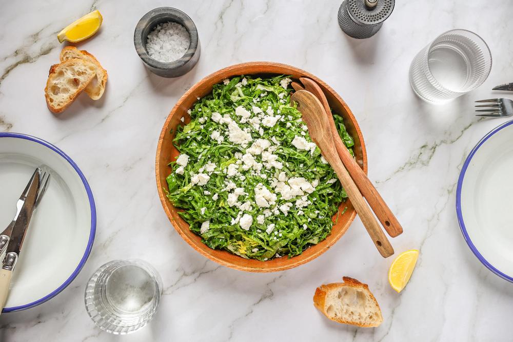 Maroulosalata: Klassiker der griechischen Küche: der gehackte Salat Maroulosalata