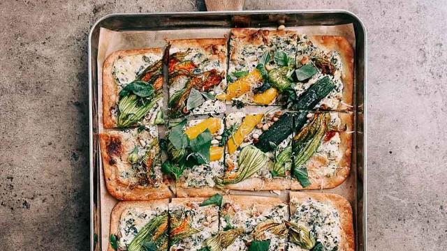 Zucchiniblüten-Tarte mit Ricotta: In voller Zucchiniblüte!