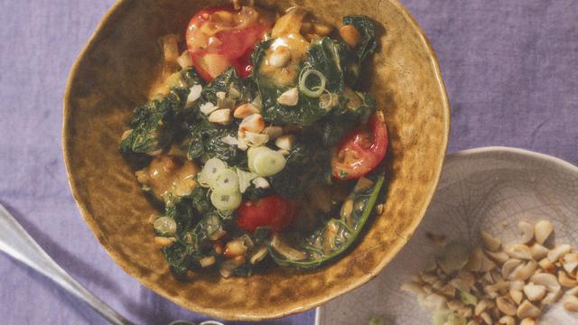 Palmkohl und Currysoße: Ein schnelles Curry für kalte Tage