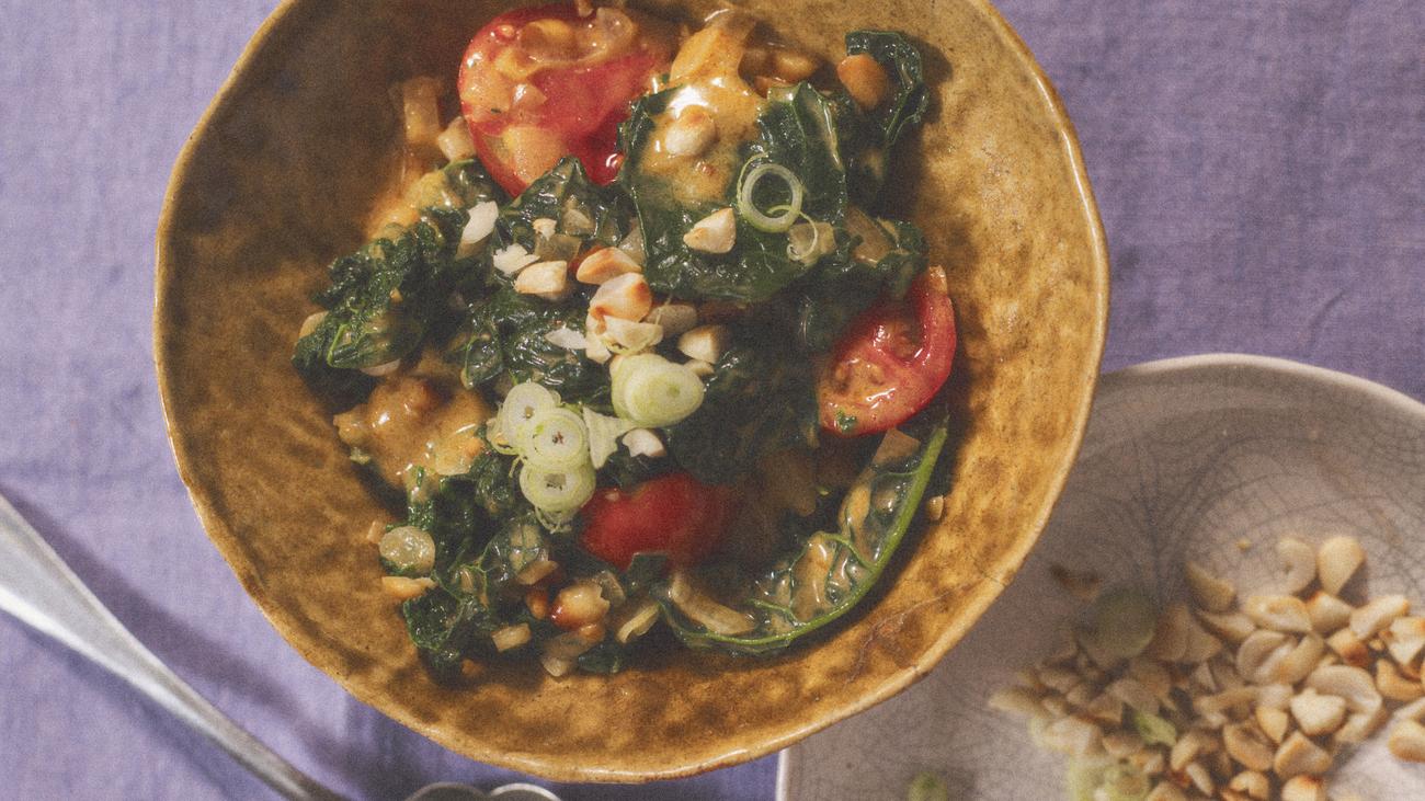 Palmkohl und Currysoße: Ein schnelles Curry für kalte Tage