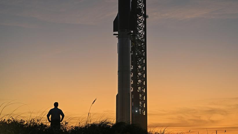 Ehrenamt: Was bringt es, Notleidenden zu helfen? Damit fliegt man nicht zum Mars