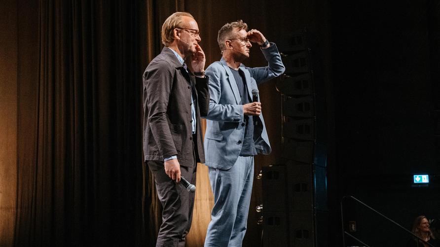ZEIT Podcast-Tour 2025: Der Interviewpodcast "Alles gesagt?" live in Leipzig und in Hamburg