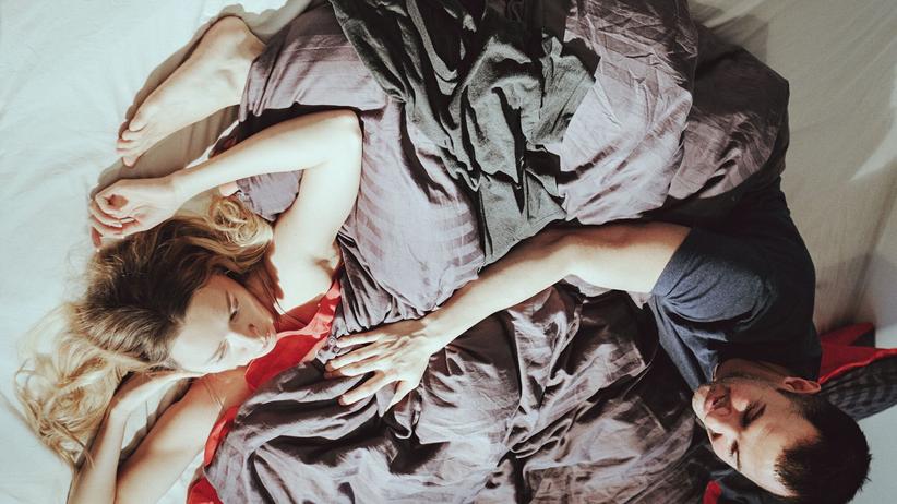 Flaute im Bett während der Periode? Eine Sexualpädagogin erklärt, ob und was sich tun lässt. 